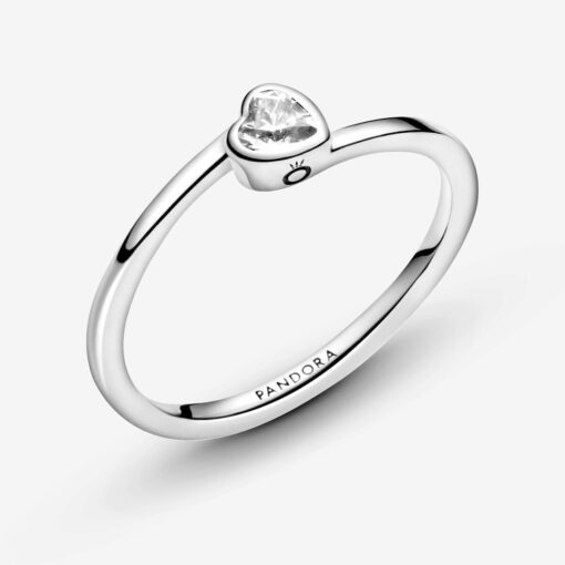 Anillo Corazón Solitario Transparente Inclinado
