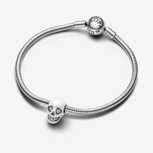 Charm Calavera Brillante que Brilla en la Oscuridad - Imagen 4