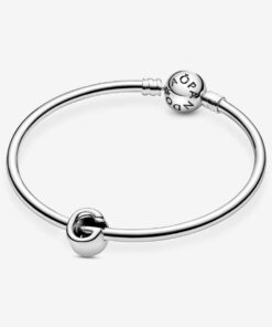 Alternative view of Charm en plata de ley Letra G