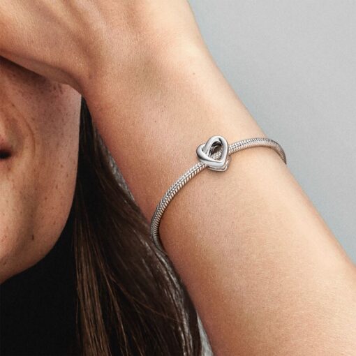 Charm en plata de ley Nudo de Corazón - Imagen 3