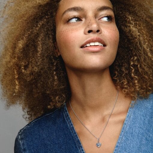 Collar Brillante Corazón de Luna Azul y Estrellas