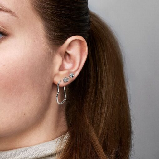 Aretes aro en plata de primera ley Corazones de Amor Asimétricos - Imagen 4