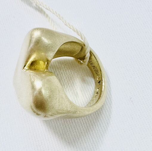 Bimba y Lola Anillo Corazón Textura rugosa Dorado - Imagen 4