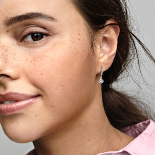Aretes con Cuadrado Brillante