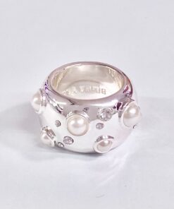 Bimba y Lola Anillo Ancho plateado con perlas y cristales