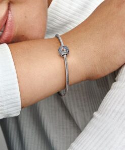 Charm Brillante con el Planeta Mercurio y las Estrellas