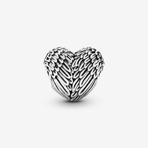 Charm con Forma de Corazón y Detalle de Alas de Ángel