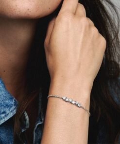 Pulsera de Cadena con Corazones Brillantes