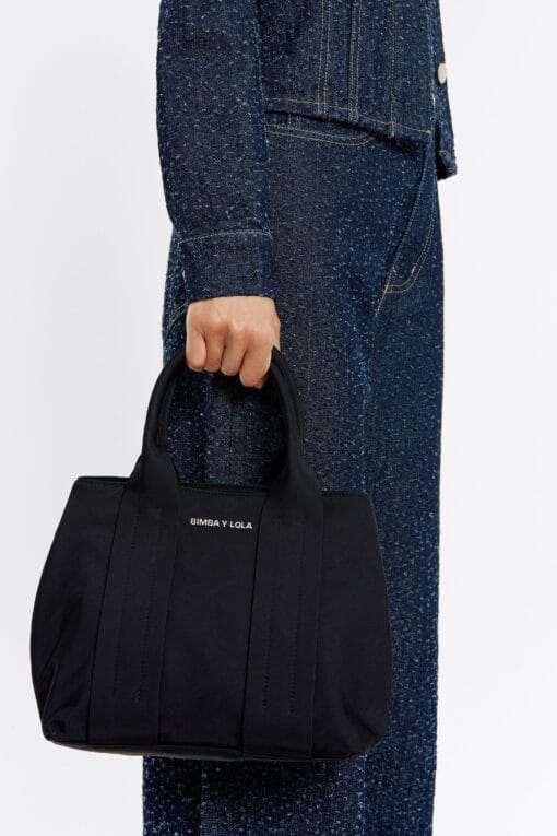 Bolsa de Mano Mediana Nylon Negra