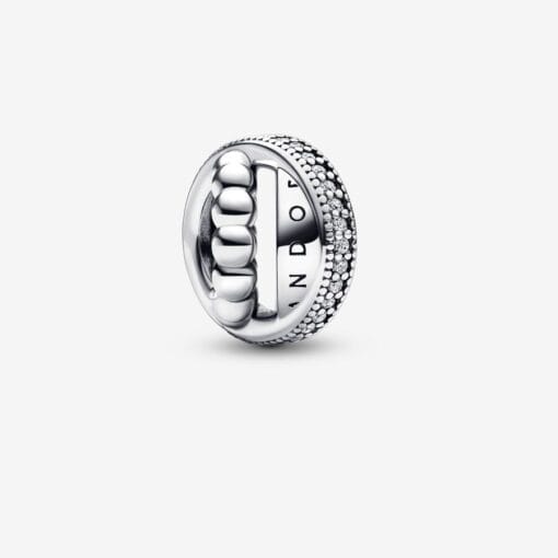 Charm con Logotipo Pavé y Cuentas de Pandora