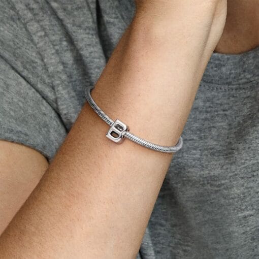 Charm en Plata de Ley Letra B