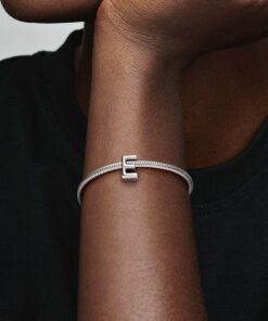 Charm en Plata de Ley Letra E