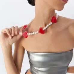 Collar de Perlas y Corazones