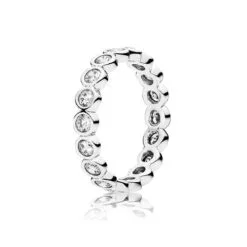 Anillo Brillante Atractivo