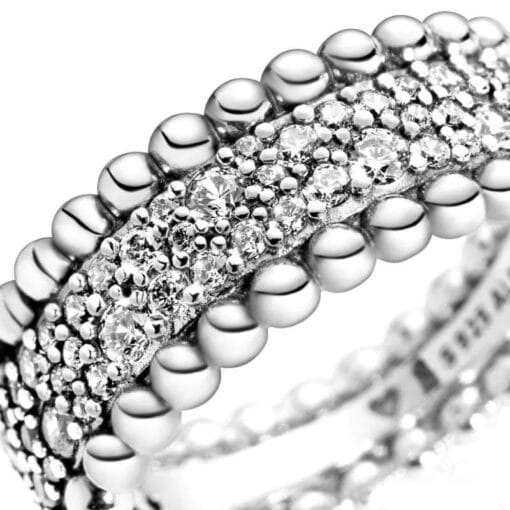 Anillo Con Banda De Pavé