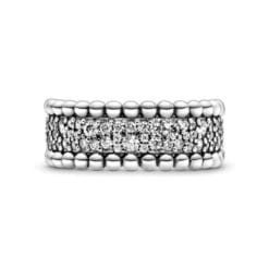 Anillo Con Banda De Pavé