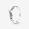 Anillo De Hojas Brillantes