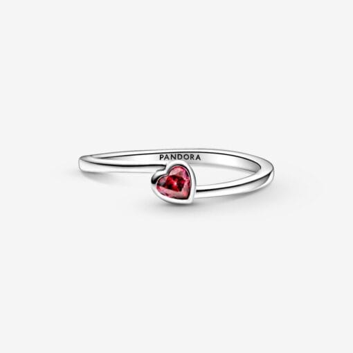 Anillo Solitario Con Corazón Rojo Inclinado