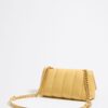 Bolso Pequeño con Solapa de Napa de Color Amarillo Topacio