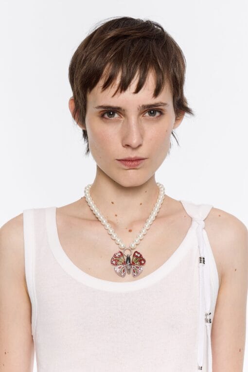 Collar de perlas de mariposa de cristal