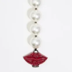Collar Perlas Labios Rojo