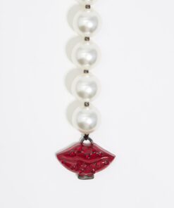 Collar Perlas Labios Rojo