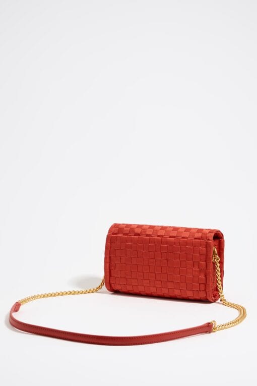 Mini Bolso con Solapa de Nylon Trenzado Color Coral
