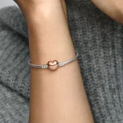 Brazalete Cadena de serpiente con Broche de Corazón en Recubrimiento en Oro Rosa de 14k