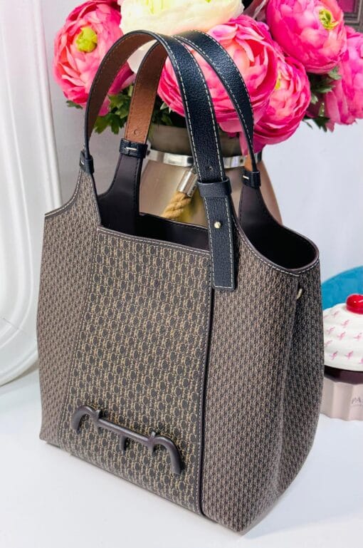 Doma Insignia Tote