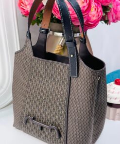 Doma Insignia Tote