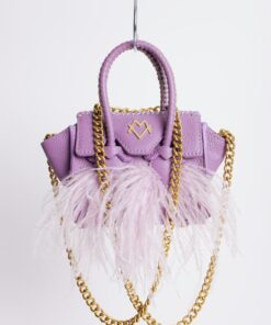 La Bebe en Lavanda con Plumas