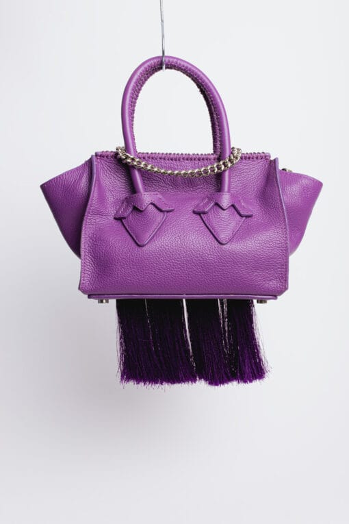 Valentina en Morado