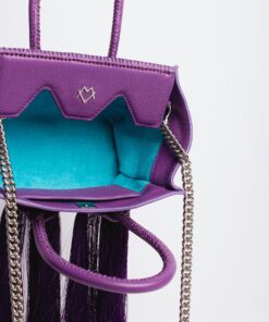 Valentina en Morado