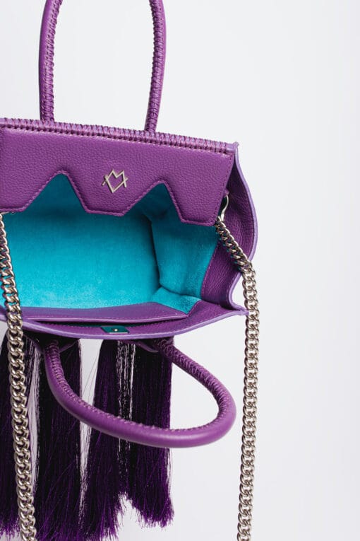 Valentina en Morado