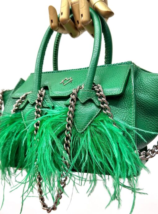Valentina en Verde Esmeralda y Plumas / Cadena Plata