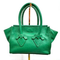 Valentina en Verde Esmeralda y Plumas / Cadena Plata