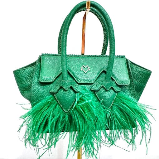 Valentina en Verde Esmeralda y Plumas / Cadena Plata
