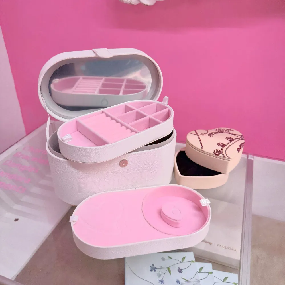 Alajero con interior de terciopelo para guardar joyas Pandora sin rayarlas